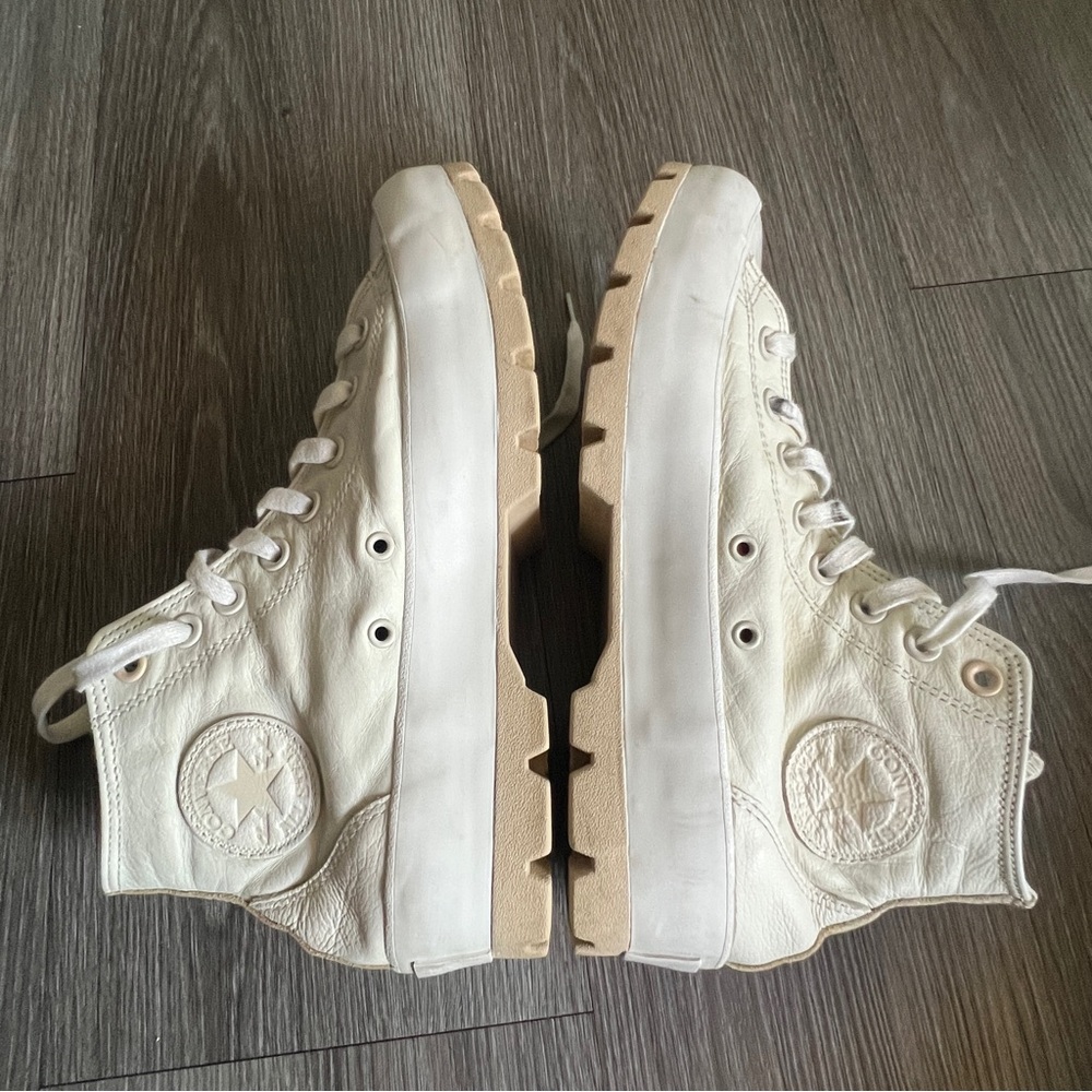 Converse Chuck Taylor All Star Lugged High Tops Size 9